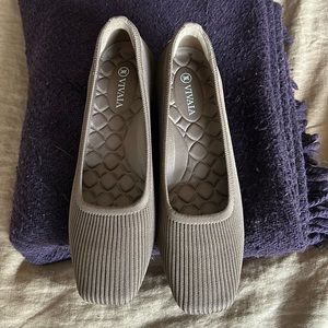 Vivaia Melody Pro in Espresso, size 8, worn half day only, practically new!